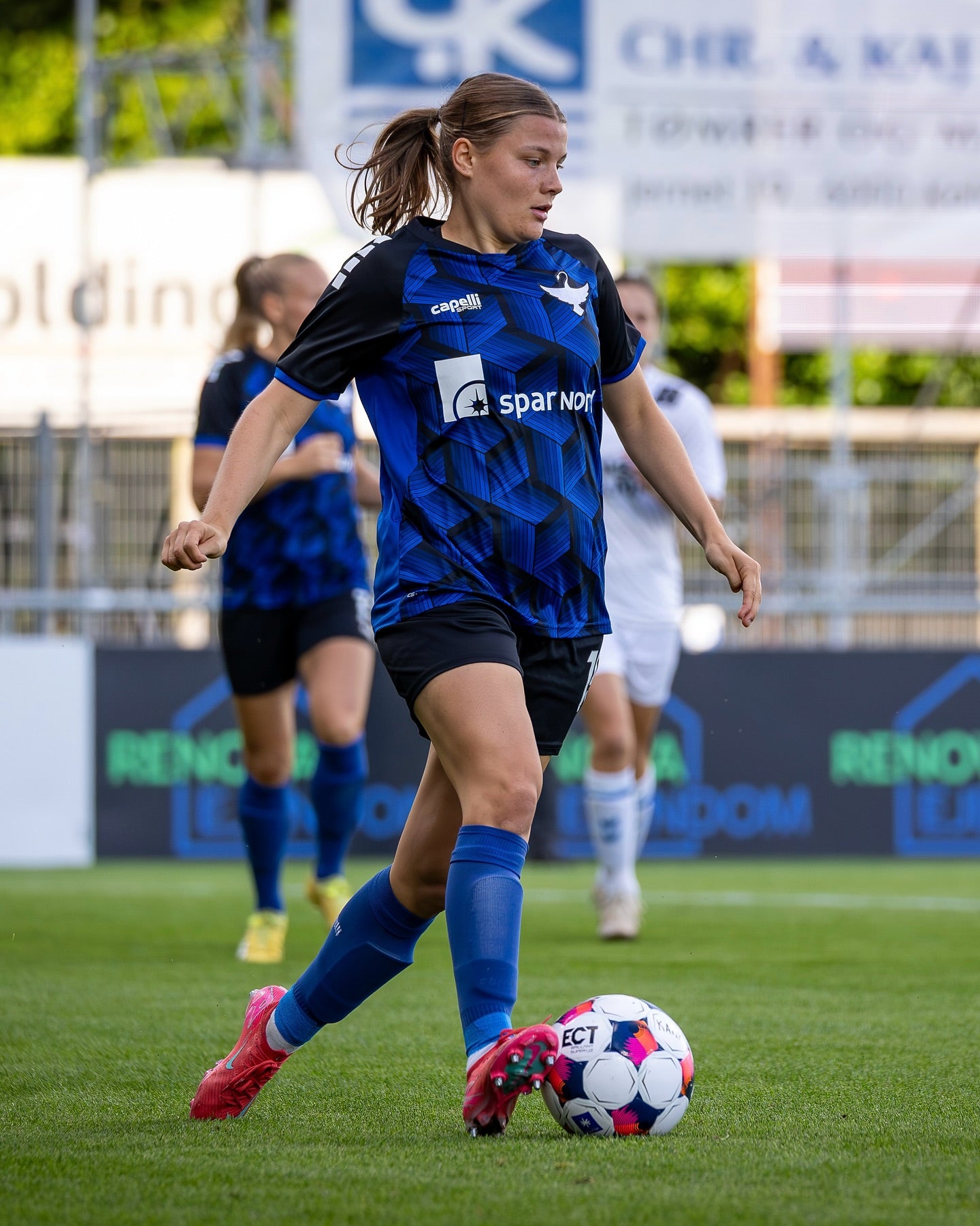 HJEMMEBANETRØJE 25/26