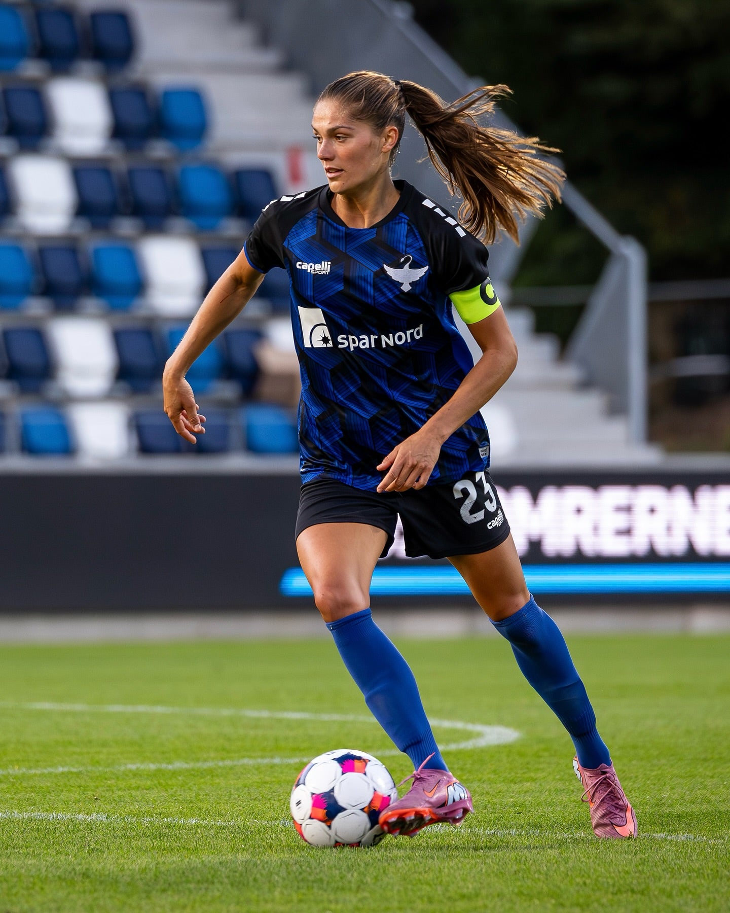 HJEMMEBANETRØJE 25/26