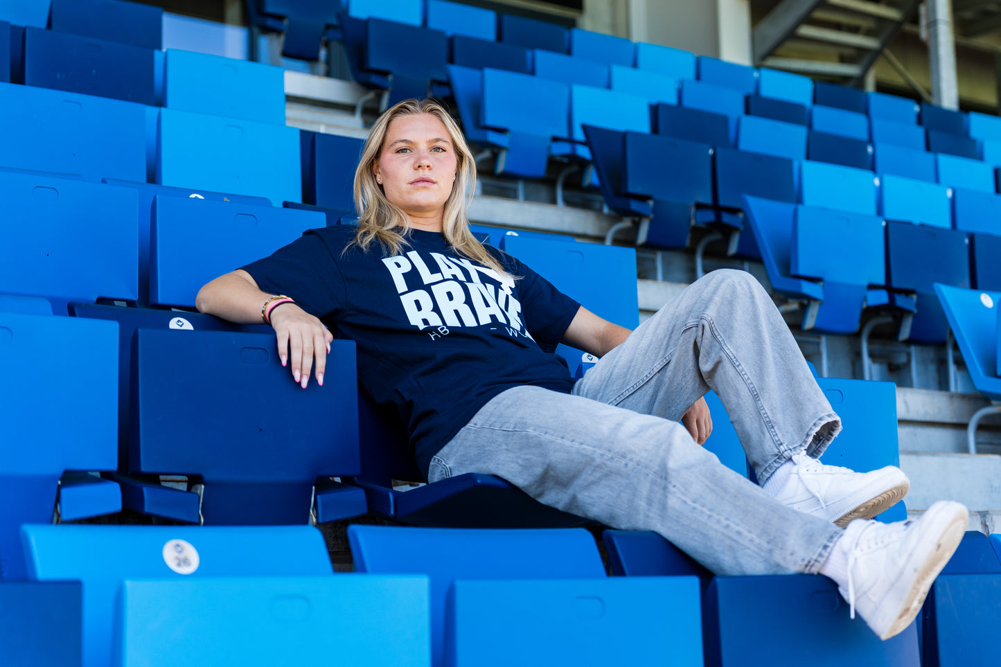 PLAY BRAVE I T-SHIRT (BØRN)